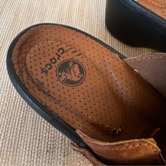 CROCS Cobbler Buckle Clogs Mules Shoes Leather Brown Size 6 - Picture 14 of 15